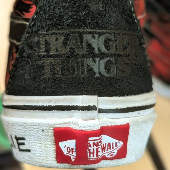 Vans Limited Edition Kids sz 3.5 Stranger Things Sk8 Hi - Picture 4 of 4